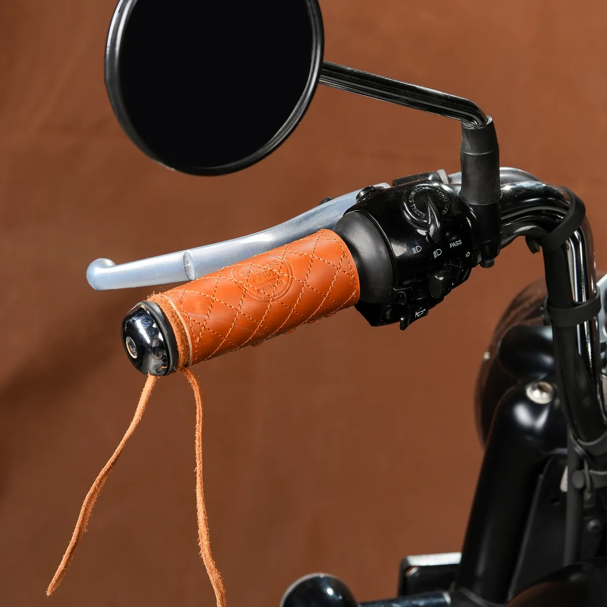 Natural Tan Diamond Grip leather motorcycle handle grip covers